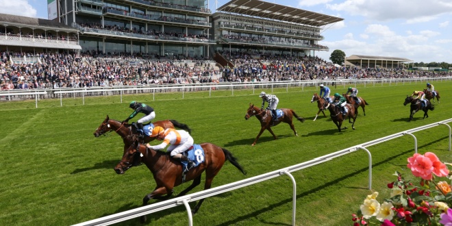UK Horse Racing Crowd